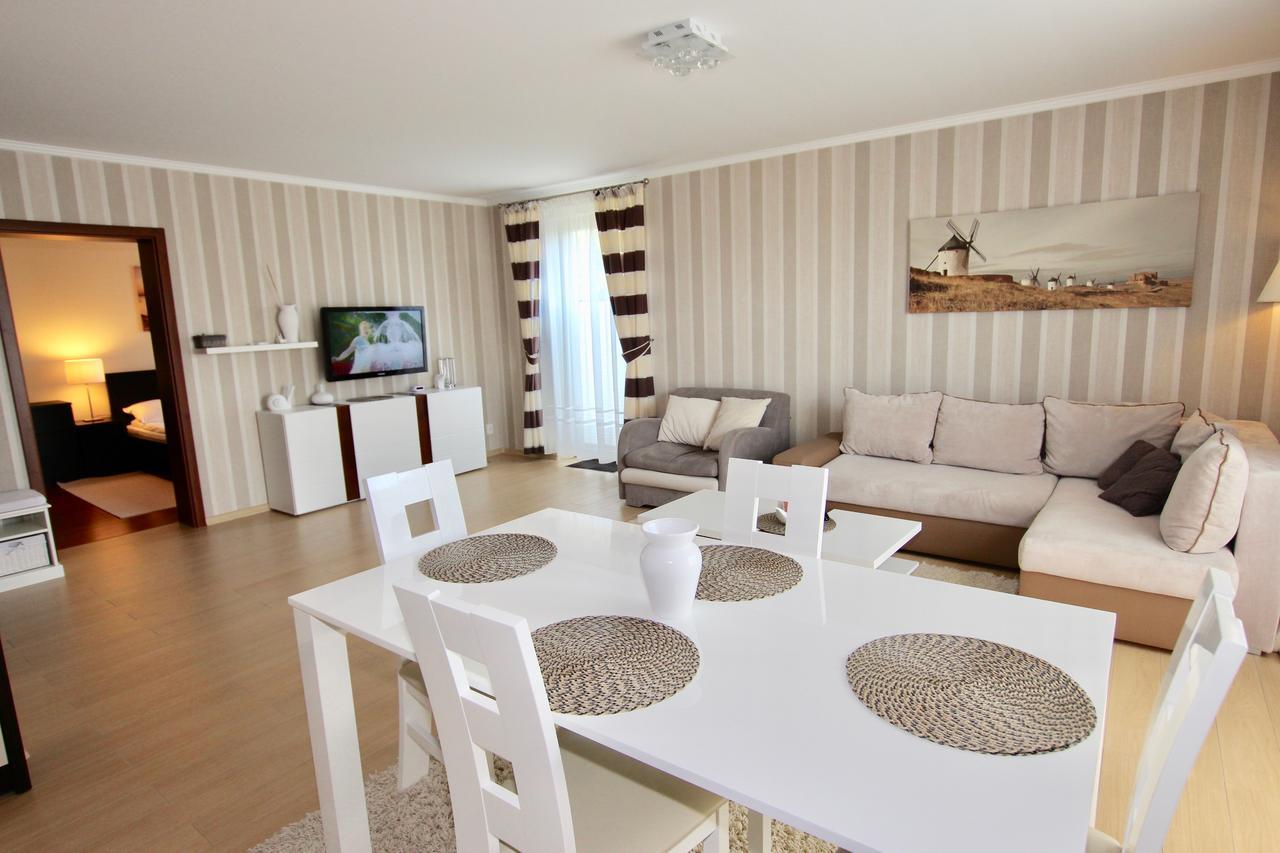 Apartamenty Bursztynowe Komnaty Darlowko Exterior foto